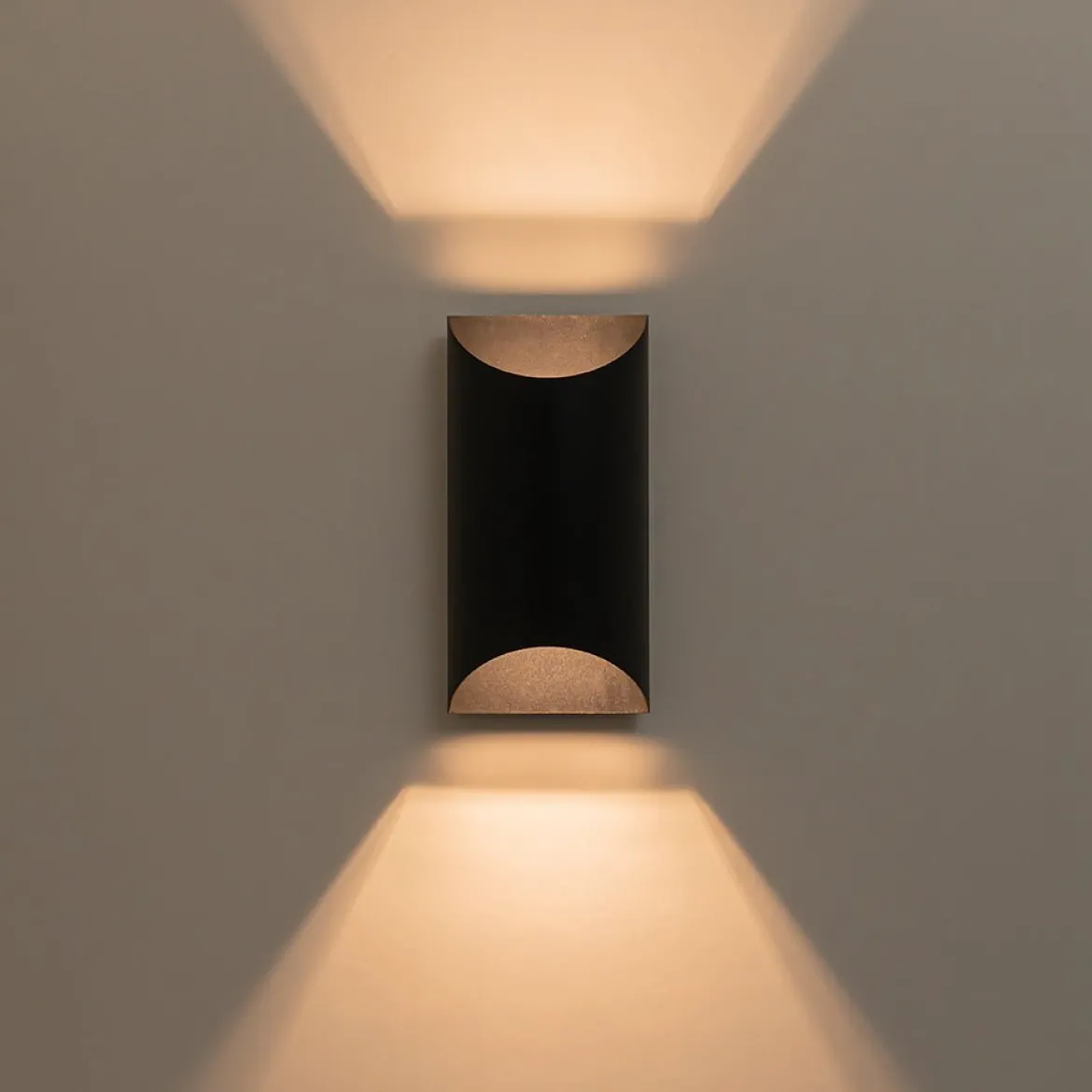 IP54 Up and Down Black Tunnel LED Outdoor Wall Lamp