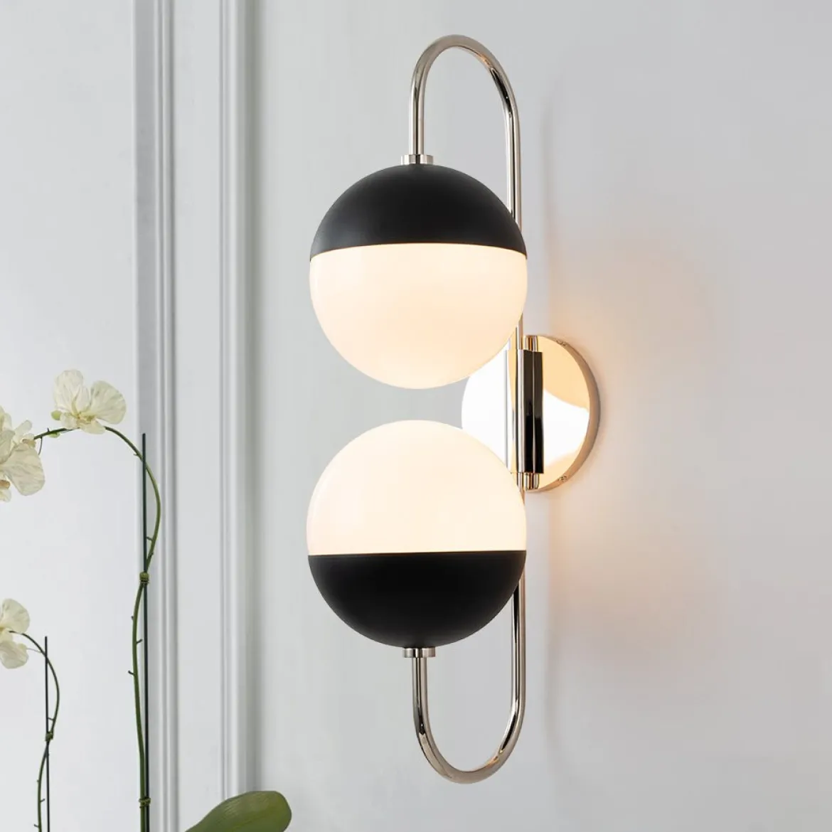 Modern 2-Light Double Goose Arm Globe Wall Sconce
